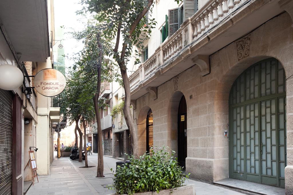 Alcam Rizal, Barcelona